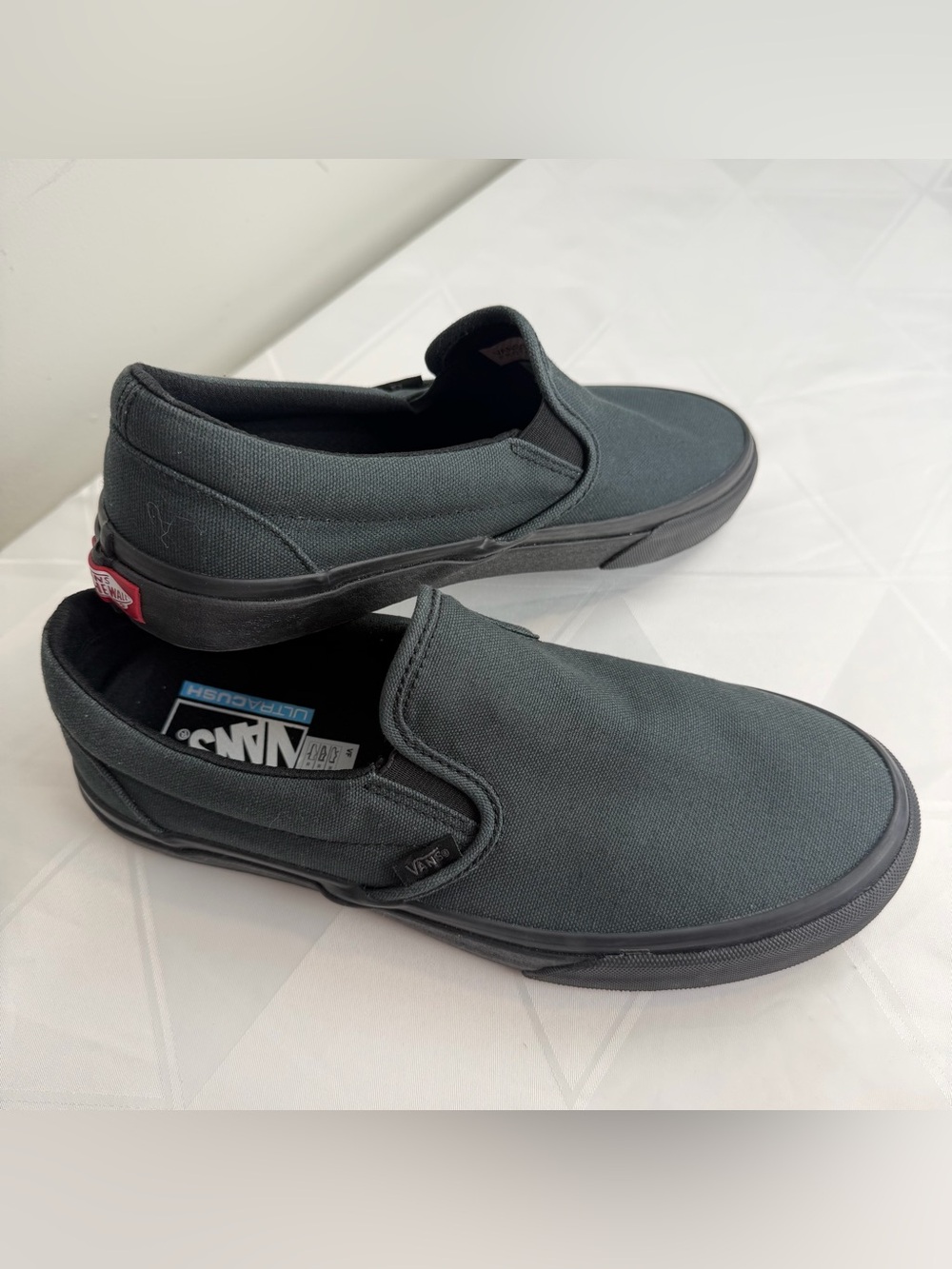 Vans Unisex Classic Slip-On Canvas Shoe Dark Green US Size 8.5 men/10 women NWOT